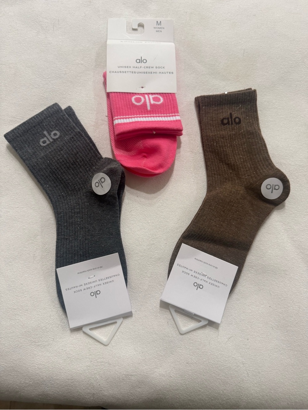 ALO Yoga  (3) pair CHAUSSETTES UNISEX MI-HAUTES socks